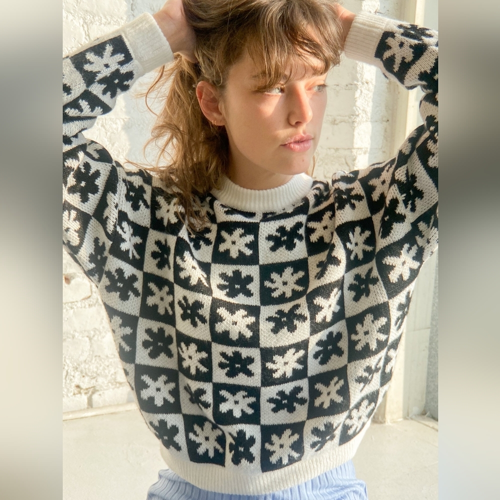 Lisa Says Gah Emma Sweater Black and White Floral 70s Size XS/S